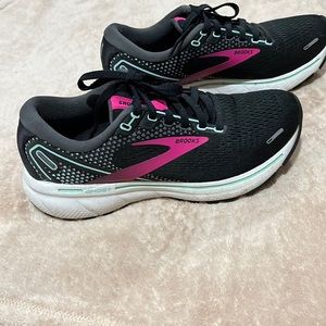 BROOKS Ghost Running Shoes size 6.5